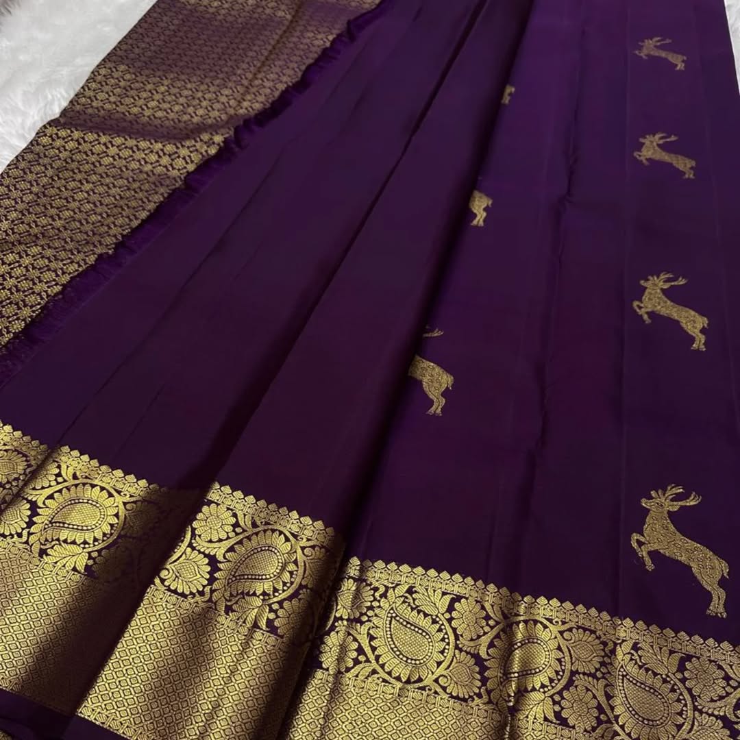 Luxuriant Purple Soft Banarasi Silk Saree With Resplendent Blouse Piece