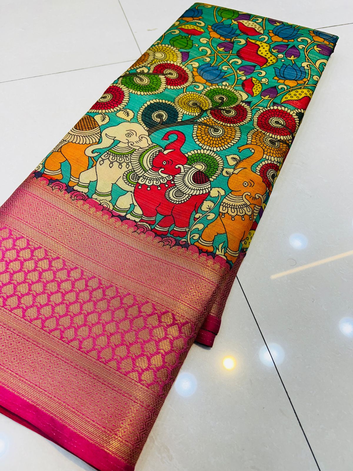 Desultory Firozi Kalamkari Printed Saree With Ailurophile Blouse Piece