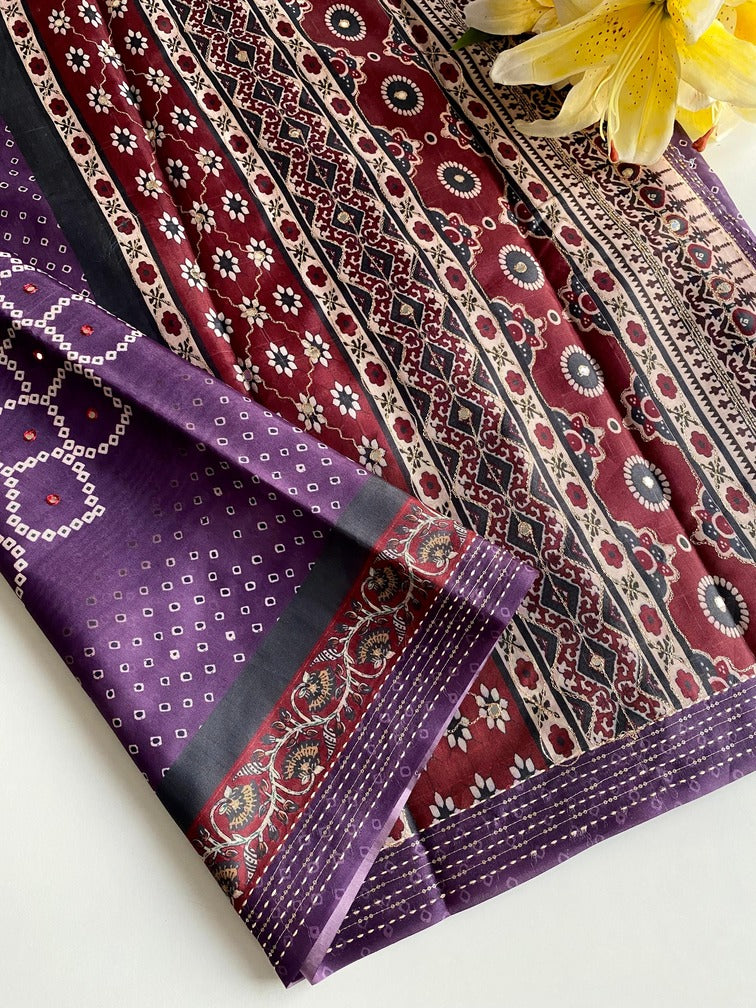 Entrancing Purple Embroidery Work Soft Silk Saree With Adoring Blouse Piece