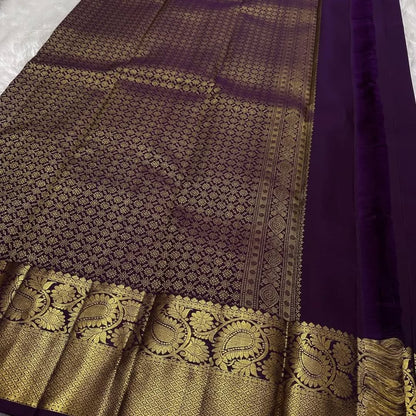 Luxuriant Purple Soft Banarasi Silk Saree With Resplendent Blouse Piece