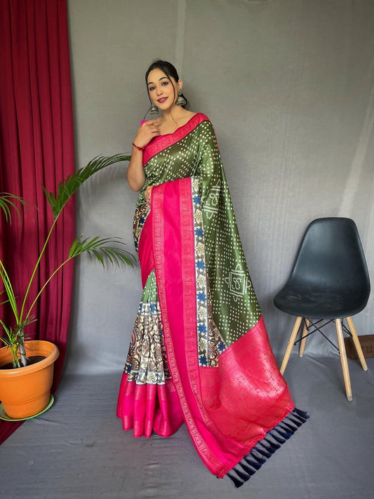 Stunner Green Digital Printed Satin Silk Saree With Majesty Blouse Piece