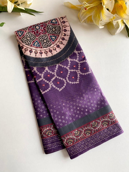 Entrancing Purple Embroidery Work Soft Silk Saree With Adoring Blouse Piece